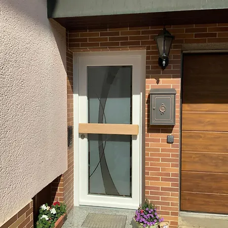 Freistehendes Mit Suedbalkon Marktrodach