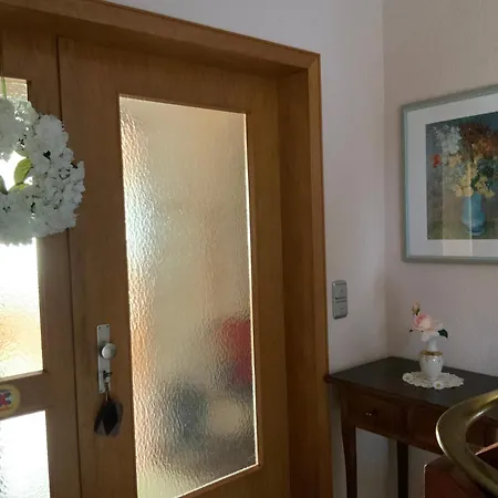 Freistehendes Mit Suedbalkon *