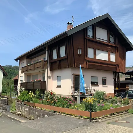 Freistehendes Mit Suedbalkon * Marktrodach